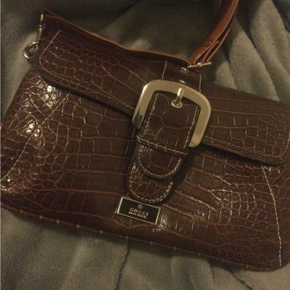 Leather Gucci Handbag. No tears or wearing, message for more pictures if needed.